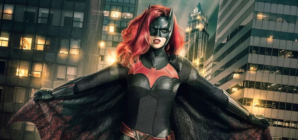 Batwoman | Ruby Rose posta vídeo se preparando para a série!