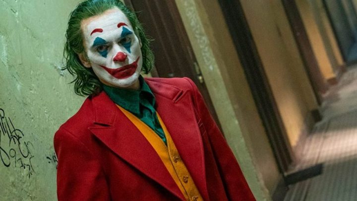 Joaquin Phoenix deve voltar a interpretar o Coringa, diz site