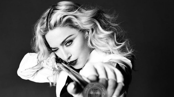 Madonna está co-escrevendo sua própria biografia e também deve dirigi-la