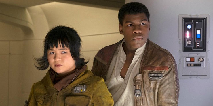 John Boyega diz que conversou com a Disney sobre problemas envolvendo seu personagem em ‘Star Wars’